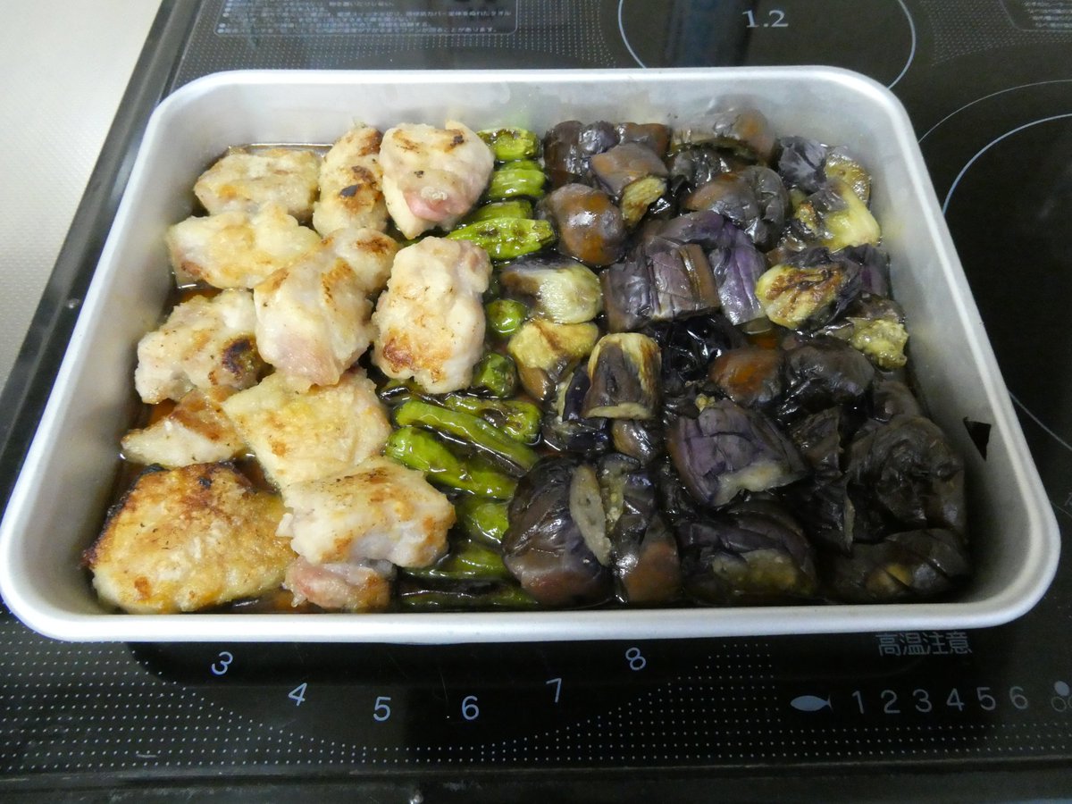 sweet_tooth7777's tweet photo. 今日の晩飯は焼き浸しです！それと、デザートのアイスクリームです！ https://t.co/IG12hCJuGM