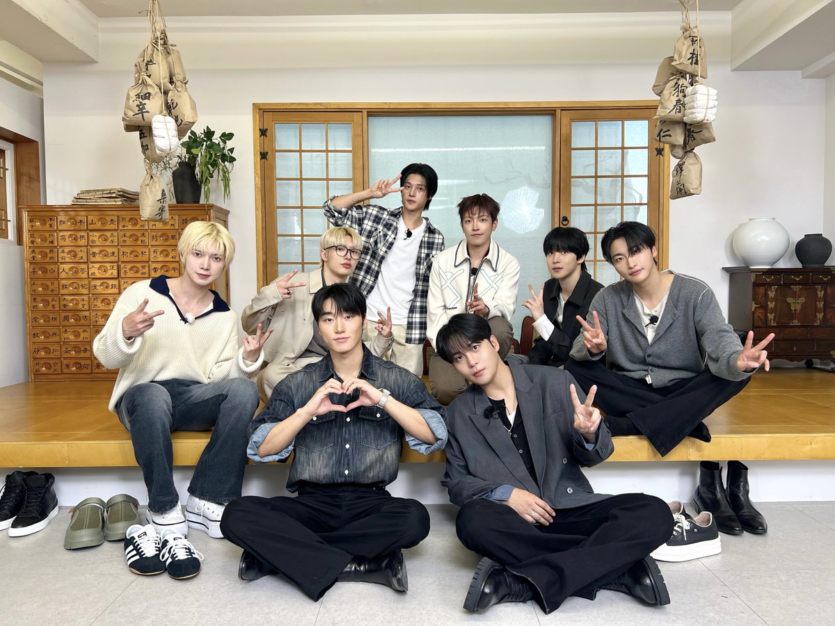 ATEEZofficial's tweet photo. [📷] ATEEZ(에이티즈) WANTEEZ Behind Photo

심장에 화가 조금 많은 편이세요...❤️‍🔥
음양화평지인을 향한 항해 시작☯️

#ATEEZ #에이티즈 #WANTEEZ https://t.co/GgK3vMmZ67