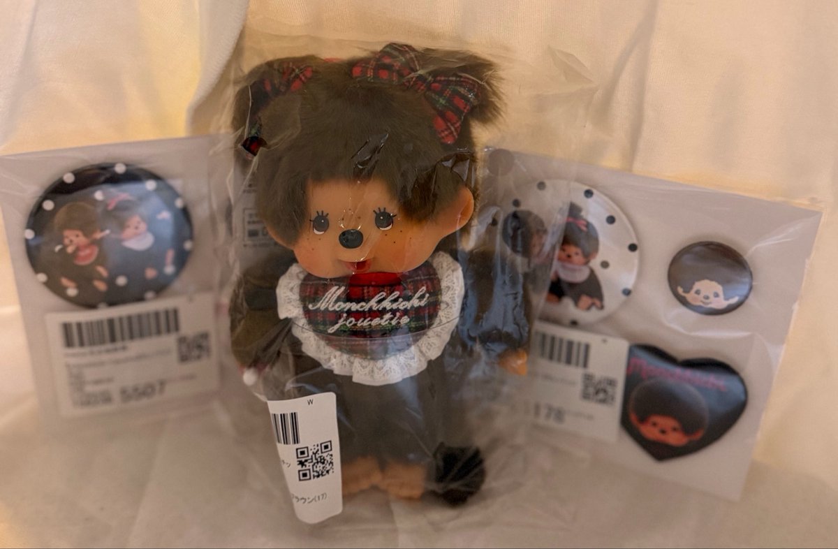 ChocoChhichi's tweet photo. 迎えできました
Jouetie２代目ちゃん🩷
きゃああ本当かわいい！
缶バッジも白も黒もかわいい🩷
#モンチッチ　#jouetie https://t.co/yUlZBAuO0n