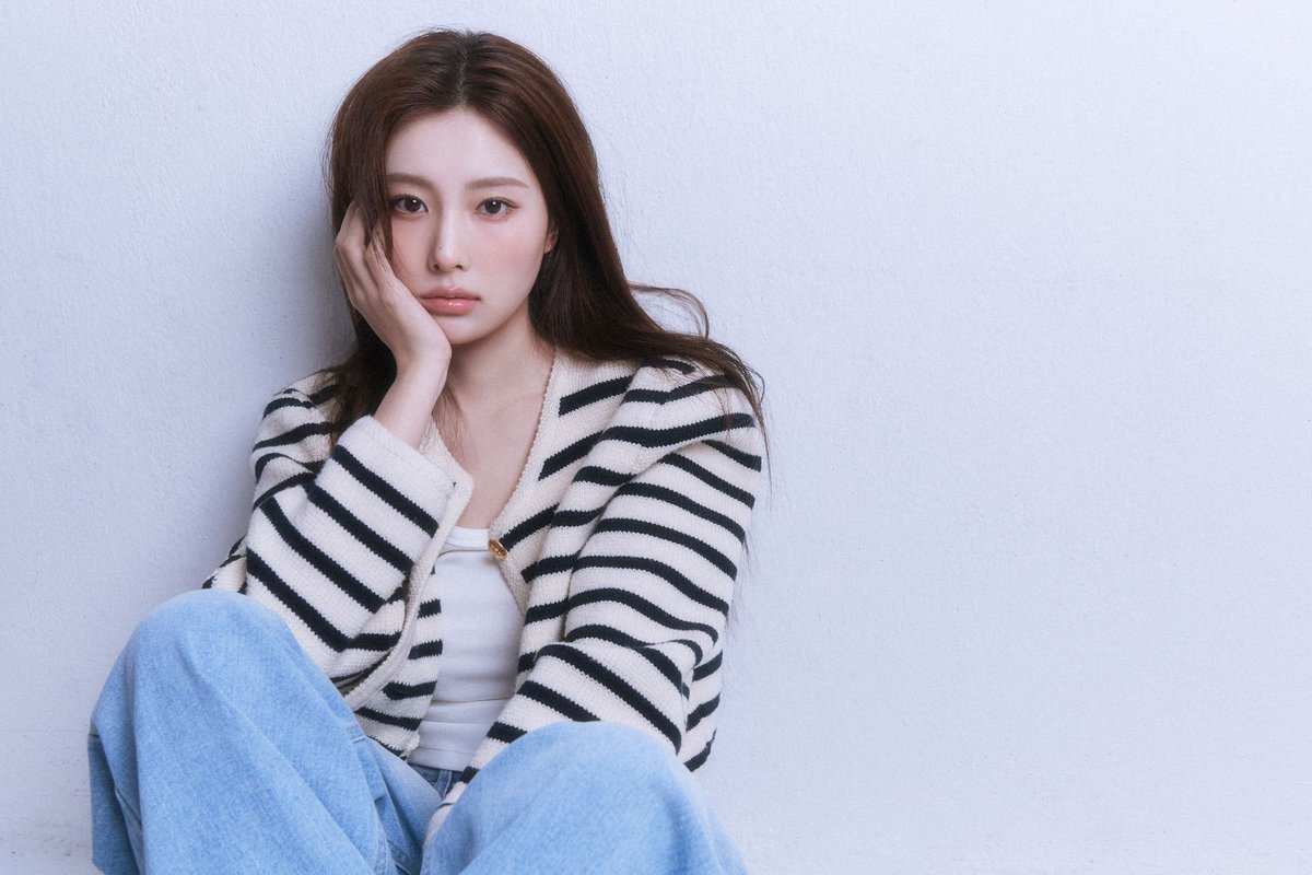 hyemville's tweet photo. 260813 — 📸 New profile pictures of Kang Hyewon have been released!

#강혜원 #KangHyeWon #カンヘウォン #姜惠元 https://t.co/m8aQbUxH3T