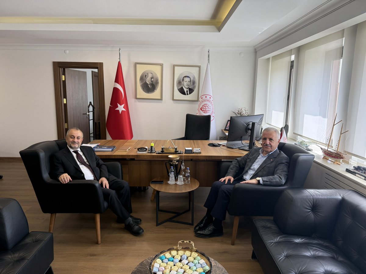 ahmetarslan36's tweet photo. Ulaştırma ve Altyapı Bakan Yardımcısı Sn. Ahmet Hamdi Atalay’ı ziyaret edip, yeni görevinde başarılar diledim.

Farklı görevlerde Ülkemize birlikte hizmet ettiğimiz Bakanımıza  nezaketi ve misafirperverliği için teşekkür ediyorum.
@ah_atalay https://t.co/Wl5XsG76fH