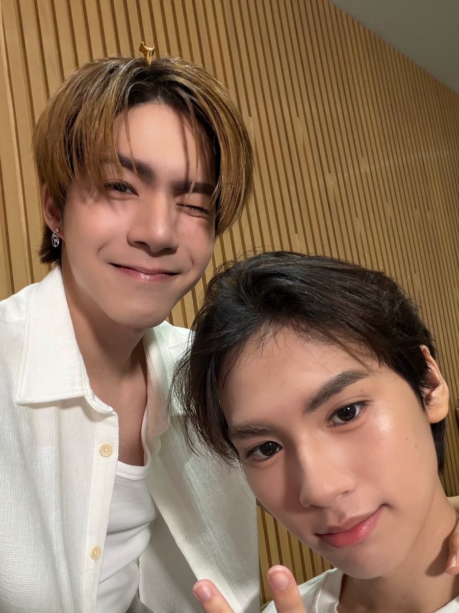jj_rcp's tweet photo. HBD @chira_patt เป็นเด็กดีน้า https://t.co/5mC71DYy9e