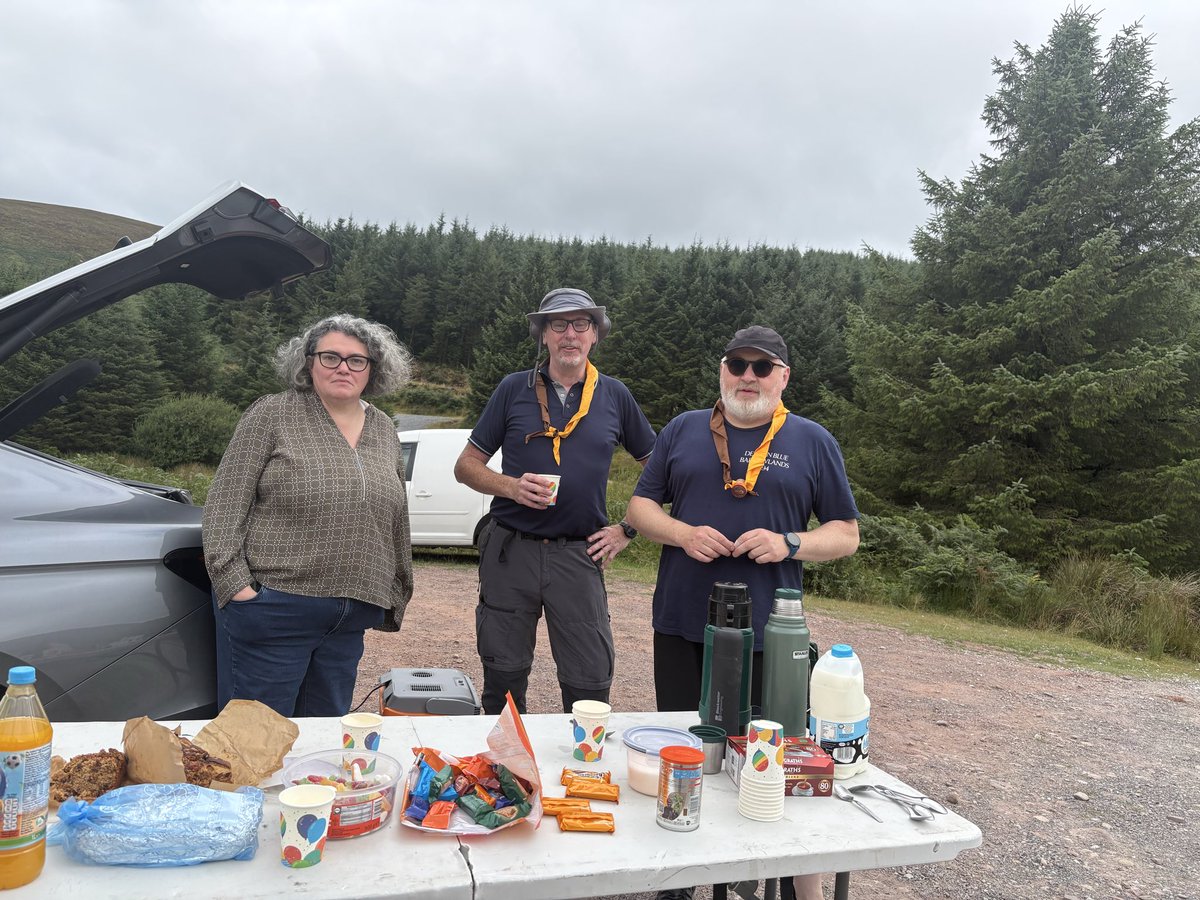 NaSleibhte's tweet photo. Our heartfelt thanks to John and Michelle Fitzgerald from North Cork Scouts who surprised us with refreshments at Glentaunemon Bridge on Sunday. It was incredibly thoughtful of you & much appreciated by the warm and weary hikers! #feisheehychallenge2026 #nasleibhte #thenextlevel https://t.co/hrjOknYib6
