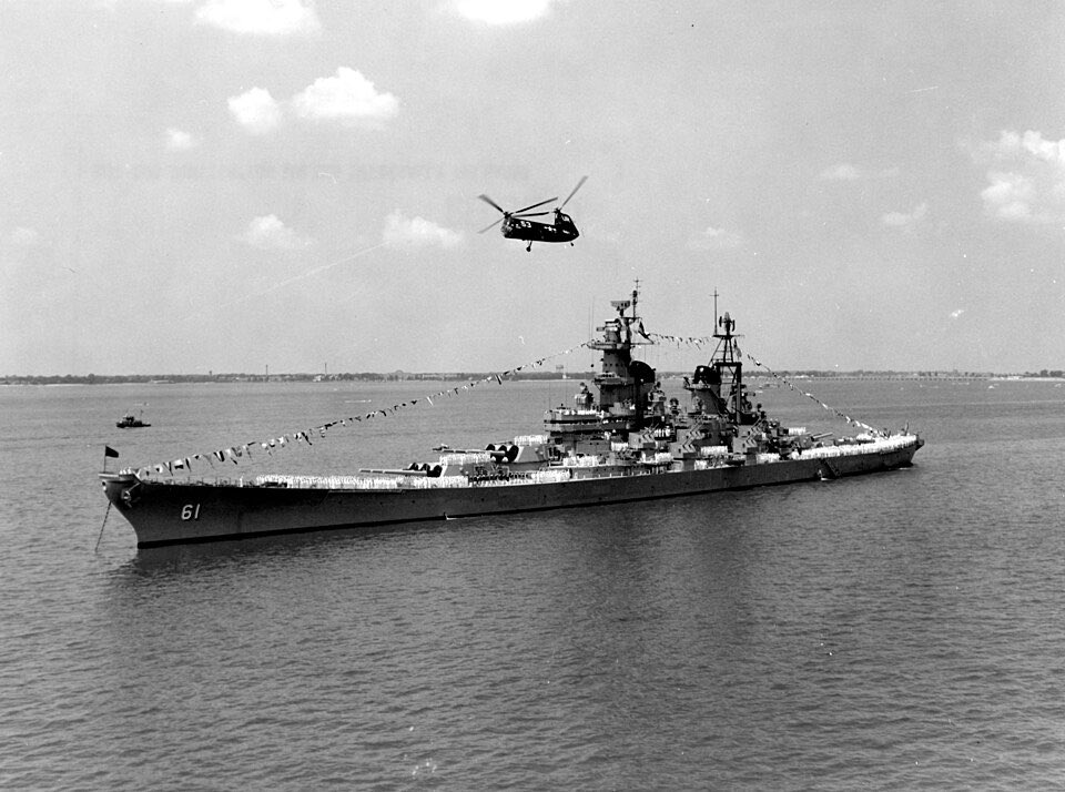 Harugumo_'s tweet photo. 最強の戦艦三選 https://t.co/q831yMURTv