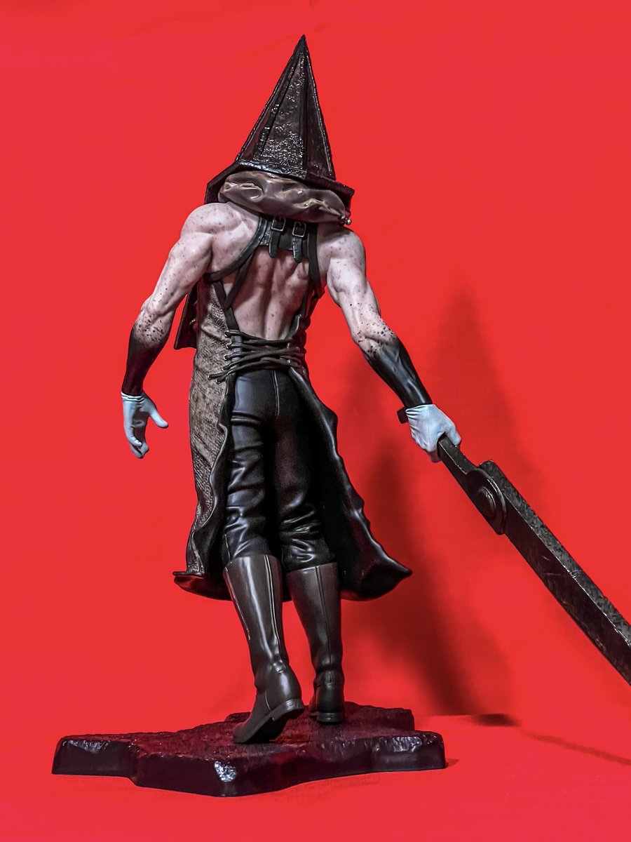 tsuchinoko10's tweet photo. コナミプライズコレクション
「SILENT HILL2  レッドピラミッドシング」

ちょっと前の発売になりますが、原型担当させていただきました。

商品サンプルいただきましたが、プライズとは思えない脅威の生産クオリティ！！

塗装何工程あるんだろうか…

#silenthill  #silenthill2 https://t.co/LMnqdGbsHs