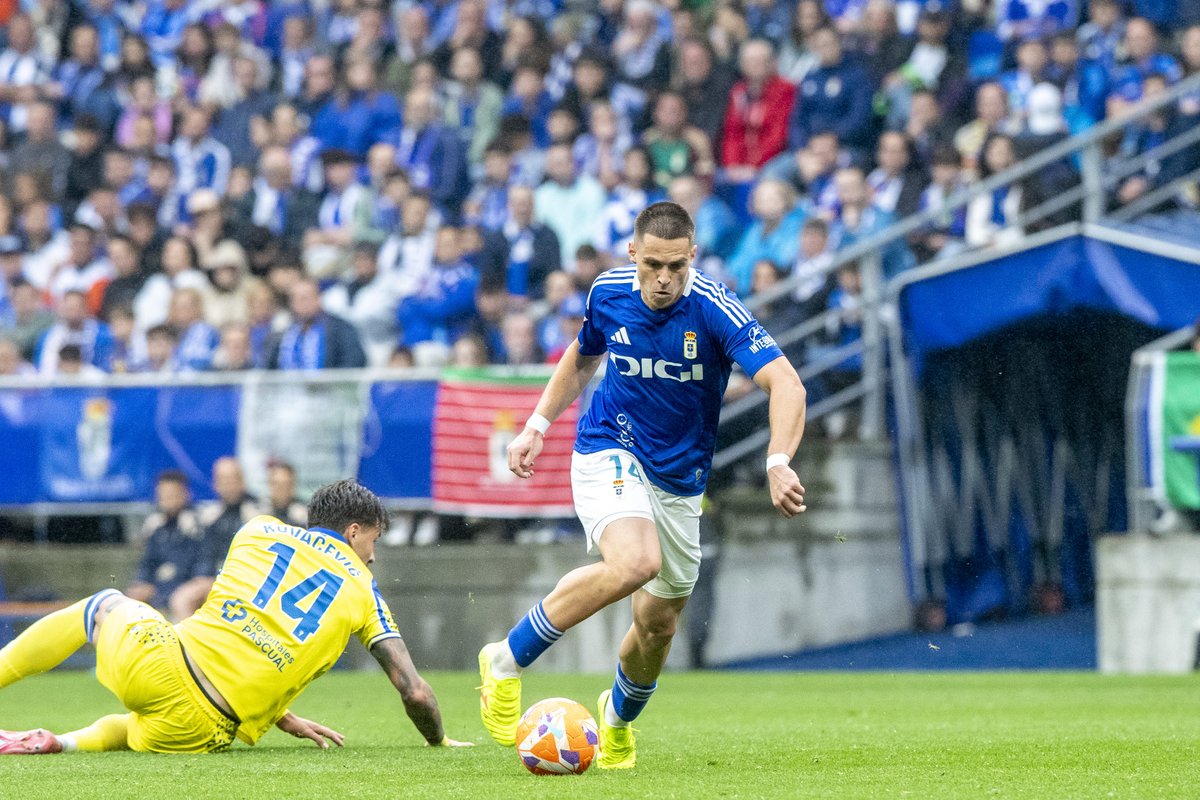 RealOviedo's tweet photo. Comunicado oficial: Daniel Paraschiv

📲 https://t.co/BdrpiKMcyF

#RealOviedo 🔵⚪ https://t.co/Eu4XtGeYGk