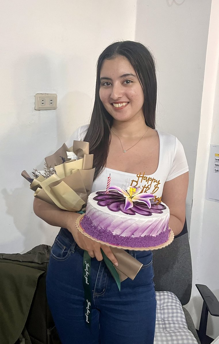 Aks10813's tweet photo. Thank you so much, Atty., Sir, and Ma’am for the surprise and treat! I truly didn’t see it coming, you really got me there haha. So grateful for your kindness and for making my day extra special.🫶 https://t.co/jgsaZkRzIQ