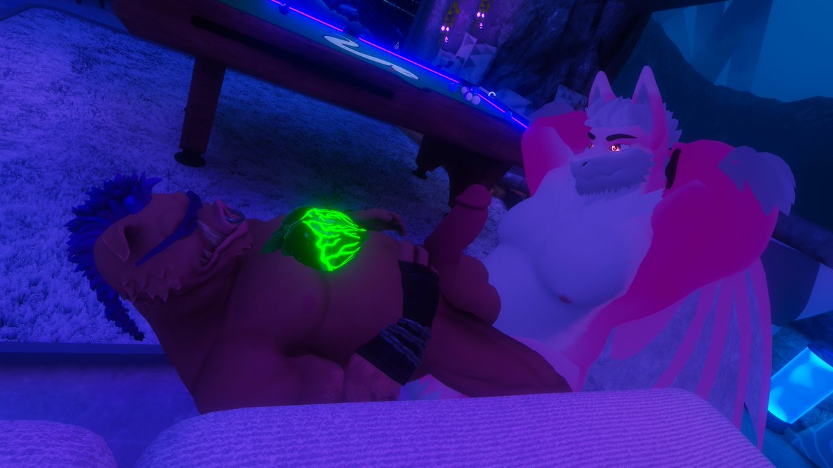 ThatOnePinkDerg's tweet photo. **CW: Exposed heart, Cardiophilia**

Fucked the hell out of this boar~
Guy has a pretty big heart! ^w^
#Furry #VRChat #NSFW #Yiff #Heart https://t.co/MgkmkQb7tn