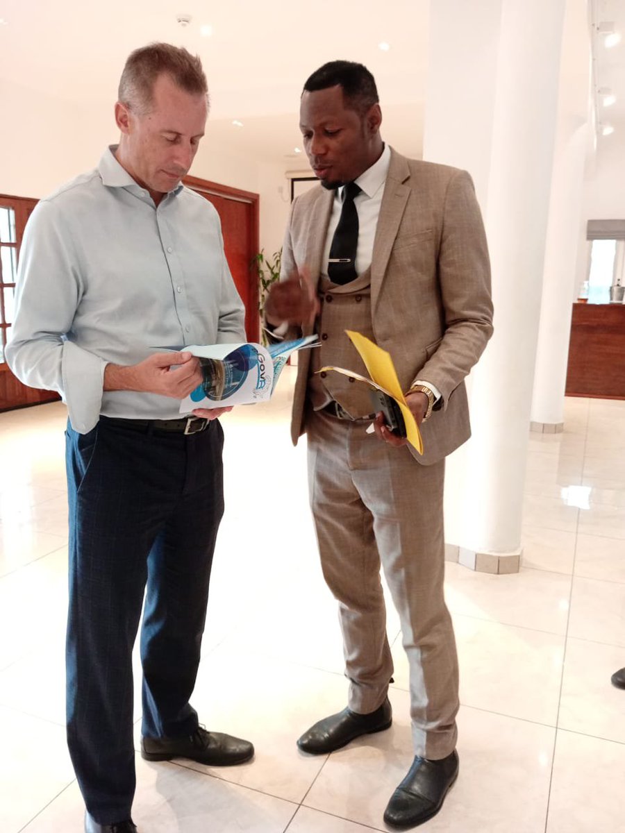 BeaugasOrain's tweet photo. Road to E-GOV'A 2026 : Avec S.E. Matthew David Woods (Matt Woods).

Ce fut un réel honneur d'être reçu hier, 12 août 2026, à sa résidence par le Haut-Commissaire de la Grande-Bretagne au Cameroun, S.E. Matthew David Woods (@MattWoods_UK ). Cette rencontre chaleureuse a été l'occasion idéale pour nous d'introduire et de promouvoir les ambitions d'E-Gov’A (le grand rendez-vous de l'e-Gov et de la transformation digitale en Afrique) auprès de la représentation britannique.

Par son statut de pionnier mondial du gouvernement numérique (à l'instar de https://t.co/mNMIEzAA8k et du Government Digital Service qui demeurent des références internationales en matière de services publics en ligne centrés sur l'usager) et en tant que premier pôle fintech d'Europe, le Royaume-Uni détient une expertise qui résonne parfaitement avec les thématiques d'E-Gov'A.

De plus, les liens du Commonwealth et les instruments de coopération britanniques (tels que #GlobalTalentVisa, #CommonwealthStartupFellowship, #FCDO, British International Investment et #UKExportFinance) offrent un cadre particulièrement favorable pour consolider la coopération technologique entre le Cameroun et le Royaume-Uni.

Aujourd'hui, 13 août 2026, dès 18h à sa résidence, dans la continuité de la Journée internationale de la jeunesse, S.E. Matthew David Woods présentera d'ailleurs aux côtés du Ministre de la Jeunesse, @MFoutsou, les trois Camerounais sélectionnés parmi les 100 Young Leaders du Queen Elizabeth Commonwealth Trust (#QECT). Cet événement marquant mettra à l’honneur la jeunesse montante dont l'engagement insuffle une dynamique positive au développement de nos communautés.

Dans cette dynamique, nous avons souligné auprès du diplomate qu'E-Gov'A offrira à sa Mission une plateforme de choix pour présenter ces programmes d'envergure. Nous avons ainsi exprimé notre vif souhait de voir le Haut-Commissaire inviter les entreprises technologiques britanniques spécialisées dans la fintech, la GovTech, la cybersécurité, l'intelligence artificielle et l'edtech à s'emparer de cette passerelle stratégique vers les marchés camerounais et d'Afrique centrale.

C'est donc tout naturellement que, dans la continuité de l'implication remarquée du Haut-Commissaire à Promote, nous l'avons invité à prolonger et à amplifier cette belle exposition lors d'#EGovA 2026.

🚀 E-GOV’A 2026 se tiendra du 14 au 17 octobre 2026 au Palais des Congrès de Yaoundé, avec à la clé la tant attendue remise des E-Gov'A Awards.
Placé sous le haut patronage du Ministère des Postes et Télécommunications @LibomMinette , l'événement est conjointement organisé par @DigitalBusiness Africa et l’association @SmartClickAFR.

📌 Thème de cette édition : « #IA et #egouvernance : Bâtir des services publics efficients dans une Afrique sans cash et sans papier »

🌟 Plus d'informations à découvrir sur : https://t.co/IcahsuGARK

Rejoignez cet écosystème d'innovation unique pour valoriser les solutions qui rapprochent durablement les services publics des citoyens.

📩 Contactez-nous dès à présent pour réserver votre opportunité de partenariat :
📞 +237 690 80 77 81
📧 event@e-gov.africa
🌐 https://t.co/IcahsuGARK

📲 Suivez nos chaînes WhatsApp pour les actualités sur l'e-Gouvernement et la transformation digitale en Afrique https://t.co/JgaEhJDJrV et sur E-Gov'A 2026 : https://t.co/q0NgnWxvq3

E-GOV’A, Cashless, Paperless, Seamless. 📲

#EGovA2026 #DigitalGovernment #TechCooperation #GovTech #Fintech #Cameroun #Innovation #eGov 
#TransformationDigitale #SmartClickAfrica #DigitalBusinessAfrica
#ICTMediaCM