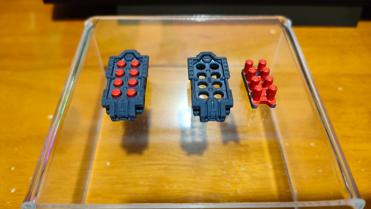 clash2929's tweet photo. ビッグパワードGV＜ヴァースキャリバー＞の再販に合わせてコレ（脚部アームの裏側にミサイルを追加するパーツ）を輸入したら需要あるかな？？

ヤフオクで１セット（各２個入り）2,500円スタートくらいでどうでしょう？？？

１枚目が追加前
２枚目が追加後
３枚目が塗装例
４枚目が商品
#ダイアクロン https://t.co/SKNRE5xdDr