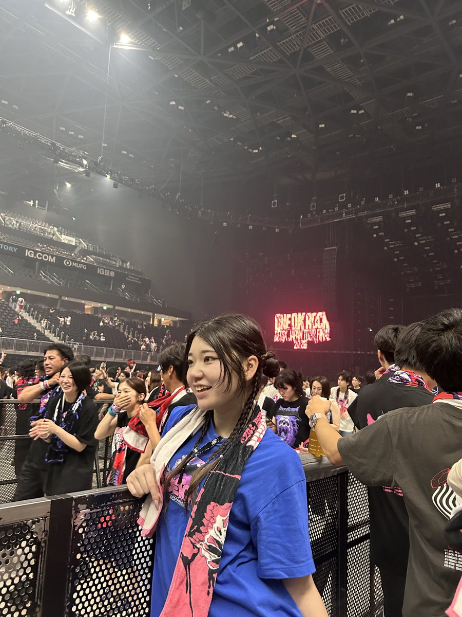 a9__4yu's tweet photo. ワンオクIGアリーナ2日目わず！！
オーストラリア以来のスタンディングで日本はどんな感じかなと思ったけど越えてきた😂
毎回毎回近くの人に話しかけちゃうんだけどまたまたお友達がふえたよーう！なんて嬉しいこと！！帰りにスタバまで行っちゃって🥹
最高に69な夜でした🌟
#IGアリーナ https://t.co/hpX78ihdAU