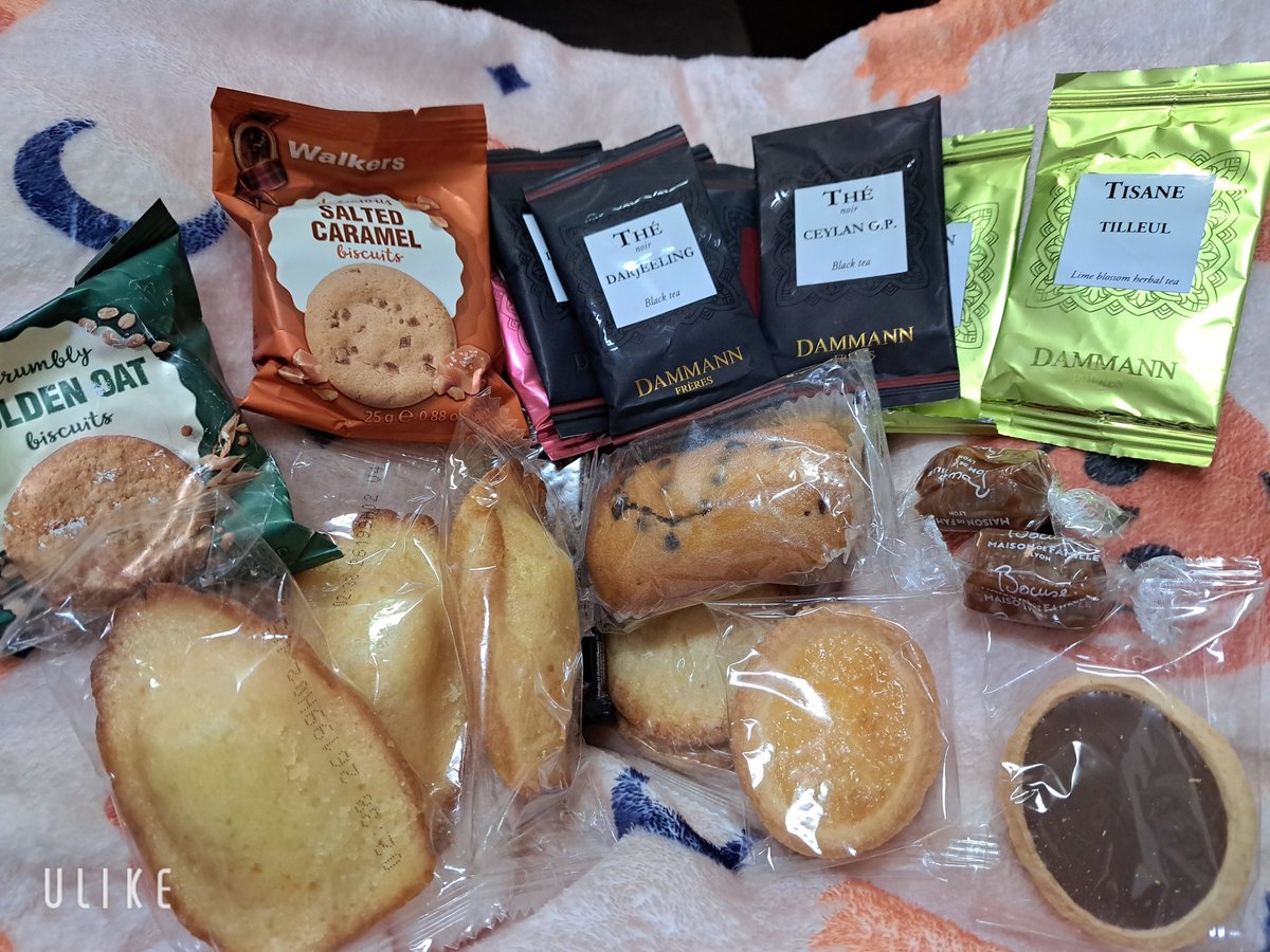 景品交換所の同僚(先輩)がフランス旅行に行って……お土産沢山いただき