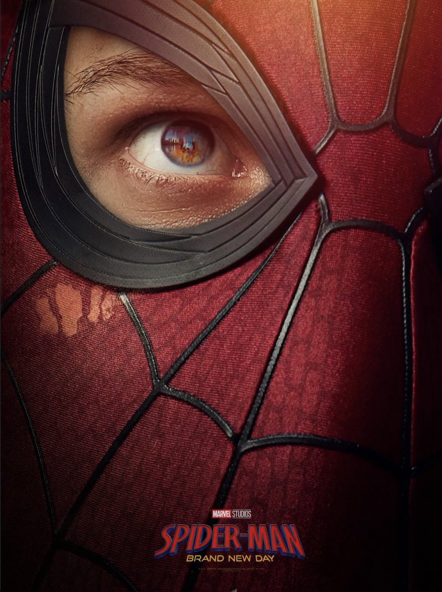 Thai_SuperHero's tweet photo. โปสเตอร์ใหม่ #BrandNewDay พอเห็นแบบนี้มันเหมือนกับว่าไม่ได้เป็นหนัง Spider-Man แต่เป็นหนังของ Peter Parker ที่ต้องทำหน้าที่ Spider-Man แทน ส่วนอีกใบก็เหมือนกับหนังดราม่าของ Peter และ MJ อะะะ

เห็นแล้วชวนนึกถึงตอนคุยกับเพื่อนว่า ในอนาคตคนจะอยากดูหนังฮีโร่แบบไหน คงไม่ใช่เป็นการออกมาสู้กับตัวร้ายแล้วก็ชนะไปเรื่อยๆ แต่อาจเป็นหนังที่เกินกว่าครึ่งเรื่องจะเล่าเรื่องของตัวละครที่อยู่หลังชุดฮีโร่มากกว่า เพราะทุกคนก็มีเรื่องดราม่า / ปัญหาที่ต้องเจอเหมือนกัน และเราเชื่อว่าพอเป็นแบบนั้น มันคงเข้าถึงและ related กับผู้คนได้ง่ายขึ้น