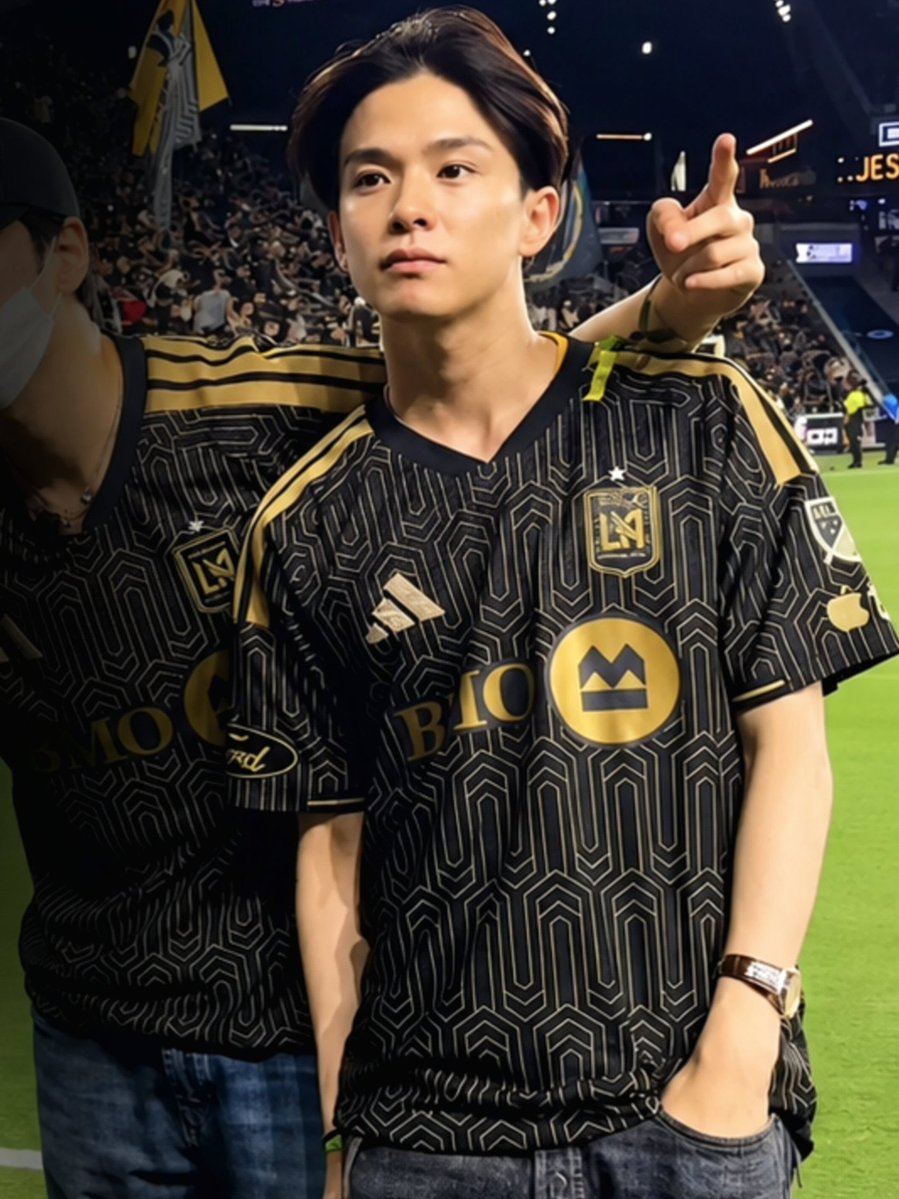 osakahikun's tweet photo. him in jersey>>>> https://t.co/0xYDVf66L0