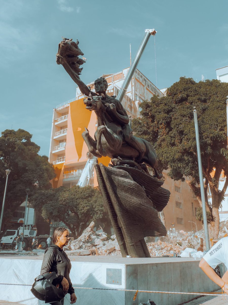 valentinabol_'s tweet photo. Llevo 3 días queriendo hablar de esto pero no quiero ser una pick me así que lo haré aquí que casi nadie me lee.  En el 2023 me mudé de Pereira a un pueblo y extraño vivir allá, cada día. El domingo de casualidad alguien me preguntó si recomendaba la ciudad… https://t.co/XffOhuhUFN