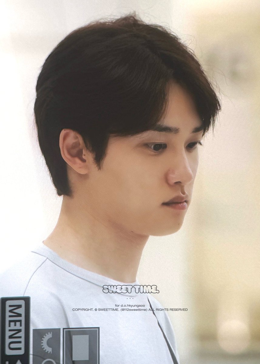 exomungI's tweet photo. 도경수 눈 진짜 ㅈㄴ큼…… https://t.co/lyujTimK5F