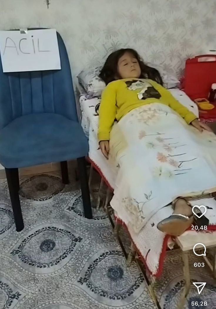 ecemgilmore's tweet photo. yeni kapatilmis ocak gozunu temizlemek icin avucladim anlik konum👇 https://t.co/vGJHkuCxl8