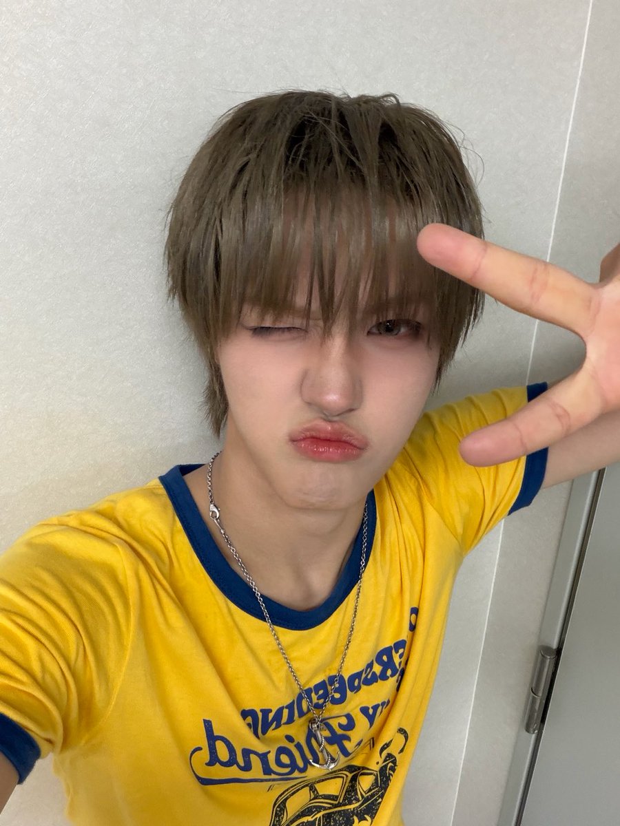 AHOF_official's tweet photo. 오늘 스케줄 너무 재밌었어요💛
일본에서 소중한 기억 하나 더 만들었다✈️
-범블비 지망생-

#AHOF #아홉
#JUWON #박주원 https://t.co/PjLolMarvJ