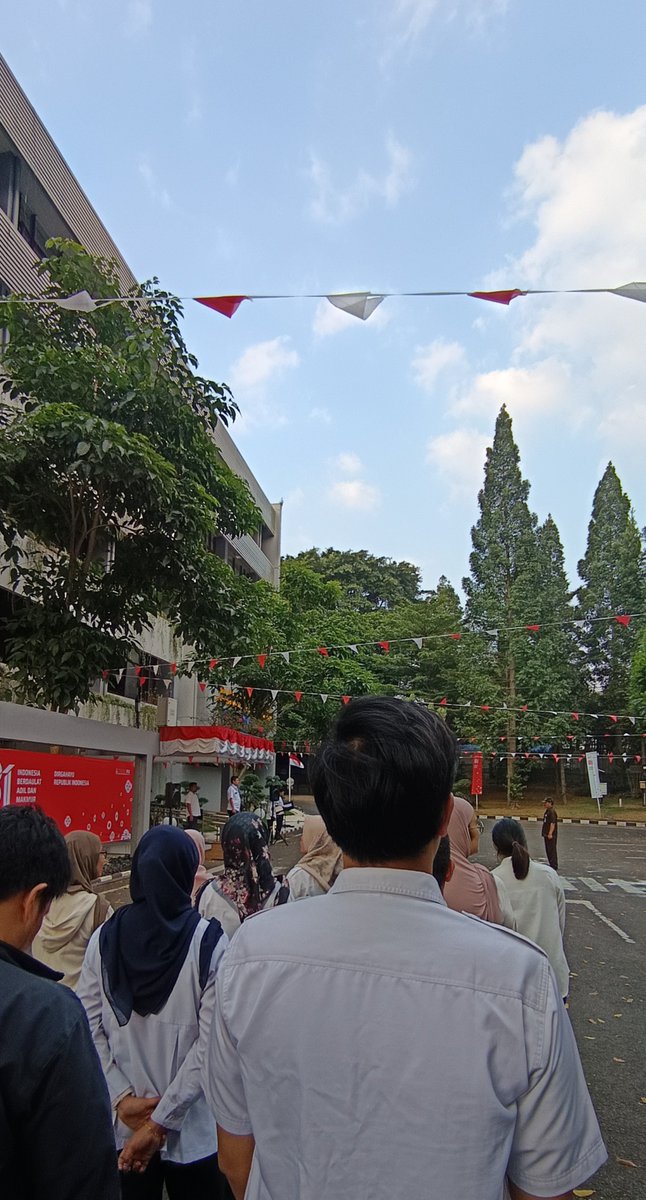 Vaeniolt's tweet photo. si ngadadag padus euy.. kumaha ini dawg https://t.co/8Jgx0WYDNg