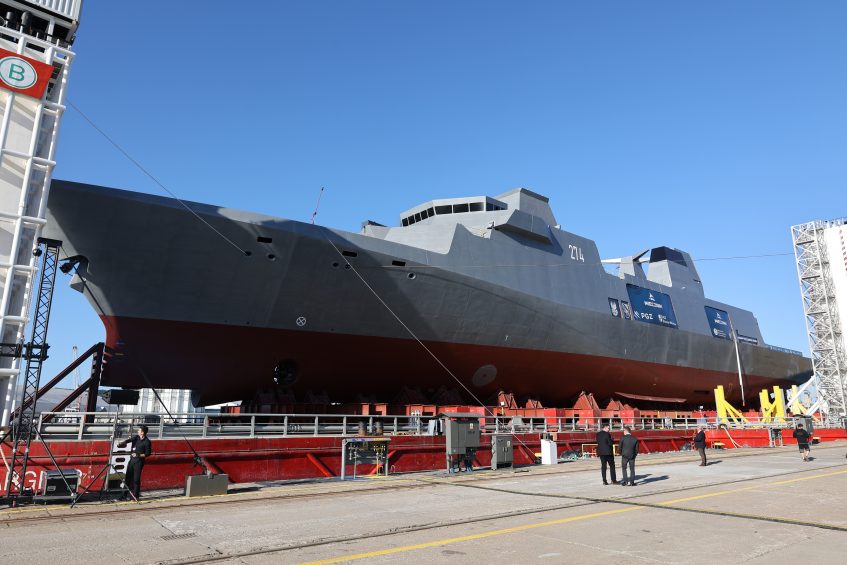DefenseMirror's tweet photo. Poland Christens First Miecznik Frigate Wicher Ahead of Launch::

https://t.co/poW8HV7mT4

#Poland #PolishNavy #Wicher #Miecznik #Frigate #NATO #BalticSea #Defence #NavalPower #Shipbuilding #PGZ #Gdynia #Babcock #MilitaryNews #DefenceNews https://t.co/Jx1ql2L9aD