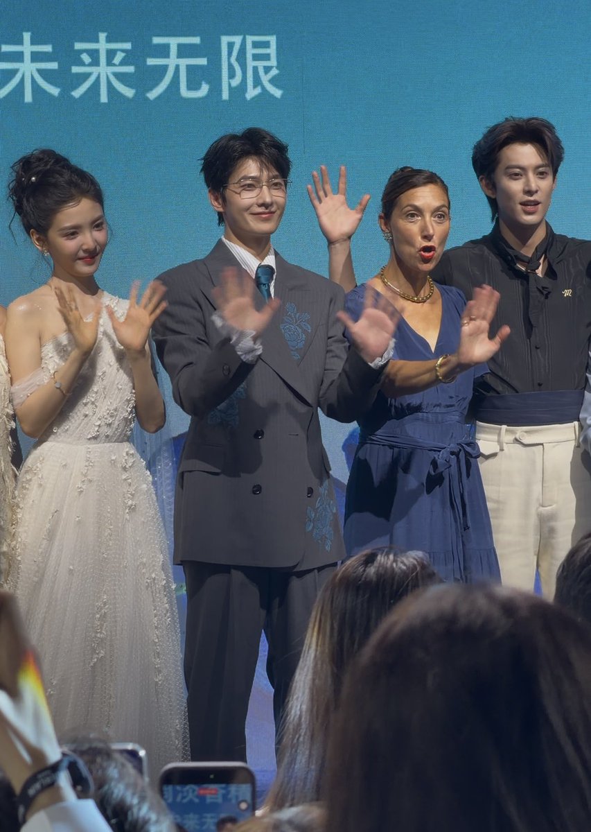 ForCdrama's tweet photo. #YangYang #WangHedi #ZhangRuonan at Guerlain event. https://t.co/MQIrPm7bh4
