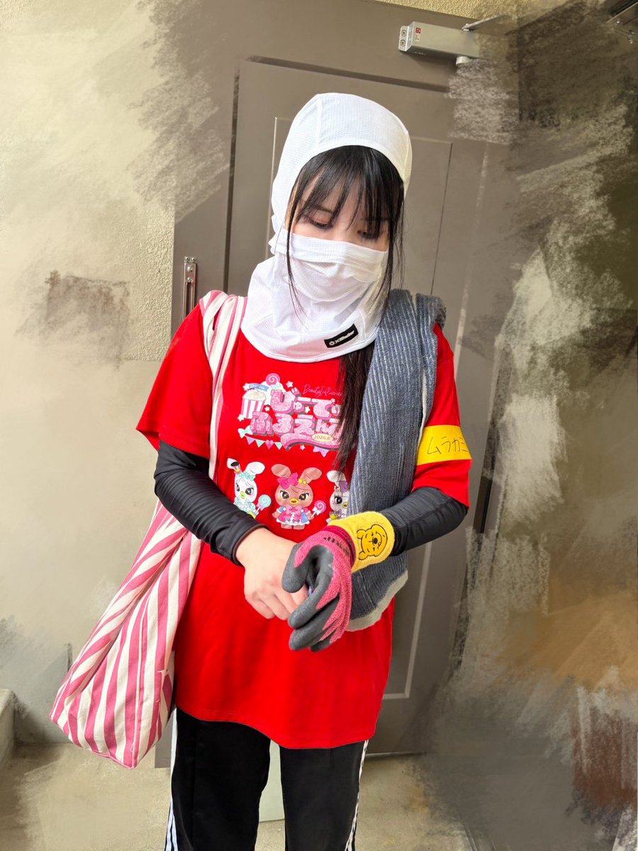 gyozanohitodesu's tweet photo. 【熊本での5日間の復興支援活動報告】

このたびの地震により被害に遭われた皆様に、心よりお見舞い申し上げます。

被災された皆様が一日でも早く安心して日常を取り戻せることを、心から願っています。

今回私は熊本で5日間、
支援物資を届けたり、避難所や被災地域をまわったり、被災されたお宅で家財ボランティアに参加したりと、現地で復興支援活動をさせていただきました。

私が現地へ行った理由は、

「ライフラインの復旧は比較的早い」
「物資は比較的届いている」
「でも、復旧作業をする人手が足り��いない」

という情報を得たからです。

災害直後に個人の判断で向かうのではなく、
市から正式にボランティア募集が開始され、受け入れ体制が整ったタイミングで現地入りしました。

氷川町・宇城市・美里町などの避難所や被災地域、被災者支援として温泉を開放している施設、支援物資を受け入れている場所などをまわりました。

5日間、実際に現地で見て、聞いて、活動して感じたことを、
これから支援される方の参考にもなればと思いまとめます。

リプ欄にまとめます⬇️