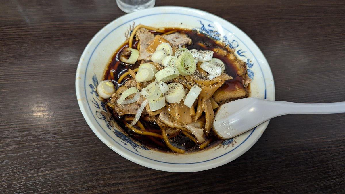 orix_bs34's tweet photo. 富山ブラックラーメン
食べた事ないけど、二郎系ラーメンなのかな？
味の濃さ凄かったなぁ(笑) https://t.co/kf0Ie1qArq
