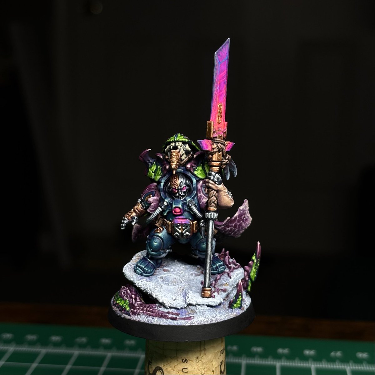 VileCamm's tweet photo. Buri Aegnirssen is finished 🎉

#warhammer #warhammer40k #wh40k #warhammercommunity #paintingwarhammer #leaguesofvotann https://t.co/v4hjKsWELK