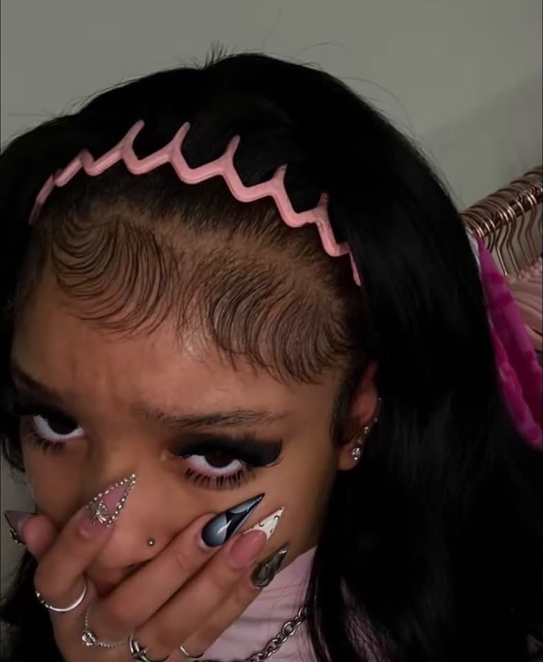 Datsme147's tweet photo. i've had so many of these headbands🥰✨they are simple, too cute!!😘 https://t.co/pqVzMWNAuh