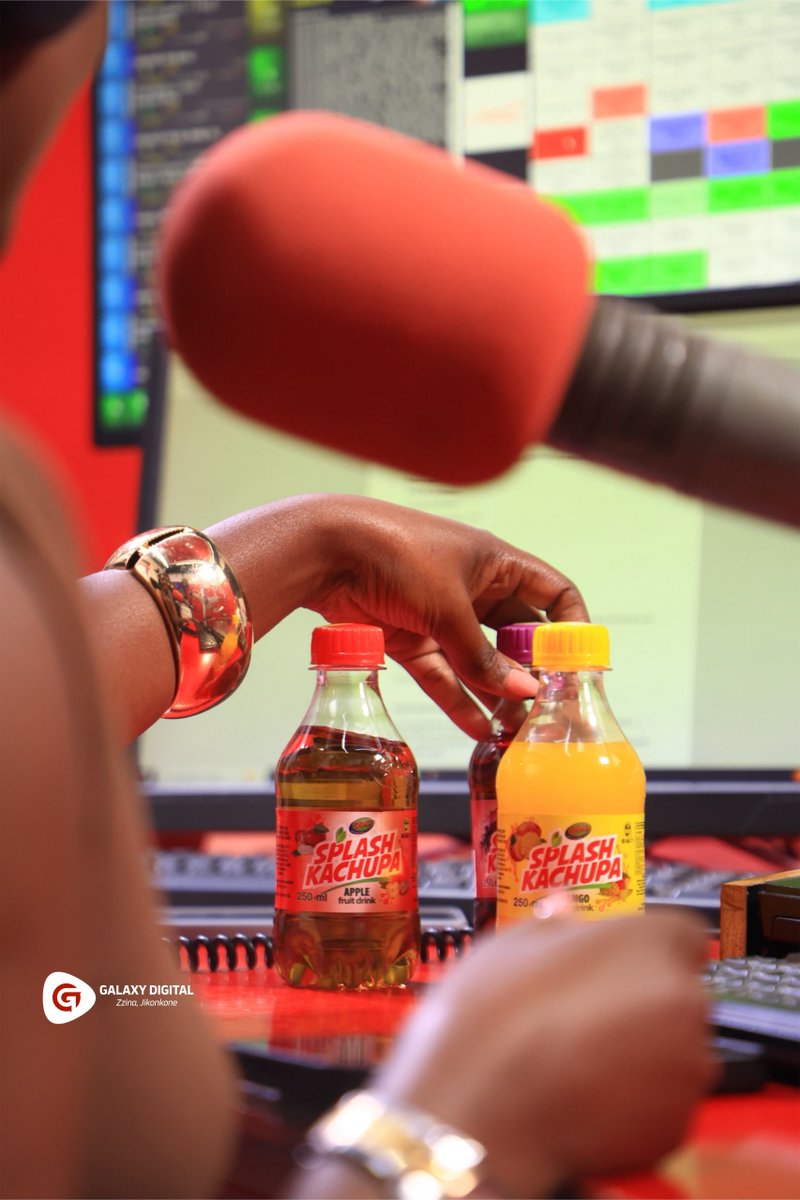 Splash_Ug's tweet photo. "Thank you to all our customers who support our product" our Marketing Manager, Victor Akatwijuka thanked consumers for trusting #SplashKachupa on @GalaxyFMUg 
 
Grab yourself one from a shop or supermarket near you in either 250ml or 400ml
#FlavourMuKachupa https://t.co/mwWtBUa1sm