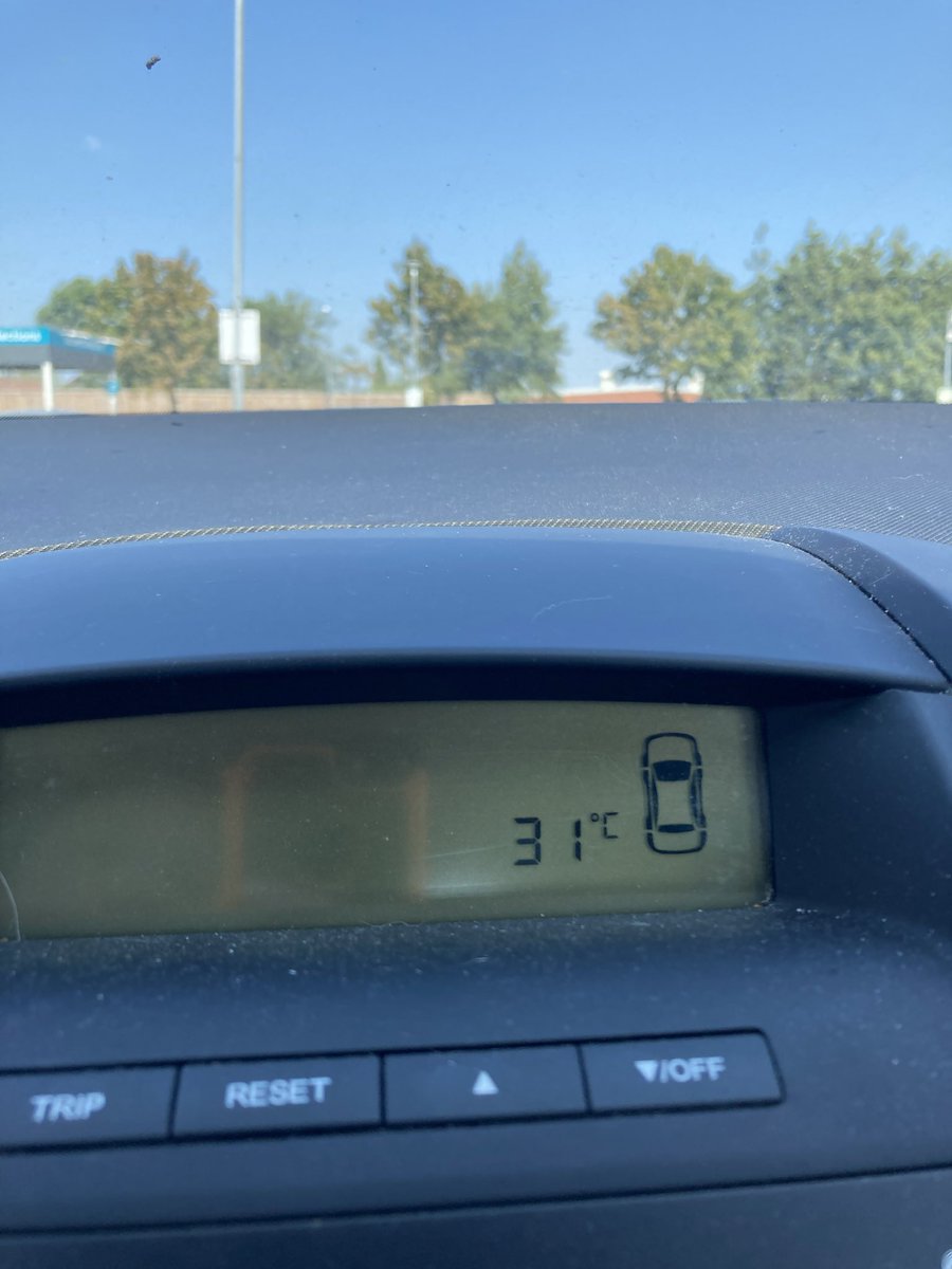 h2Omn's tweet photo. Not currently sitting in a SUV https://t.co/p60SWjz864