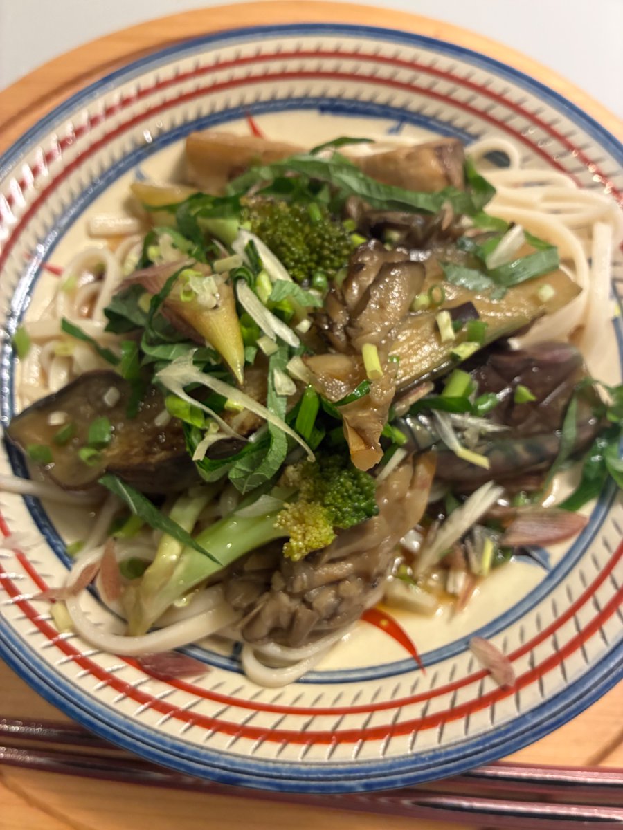 Ftft_335's tweet photo. 夏を食べる🥣 https://t.co/HoM222Eeky
