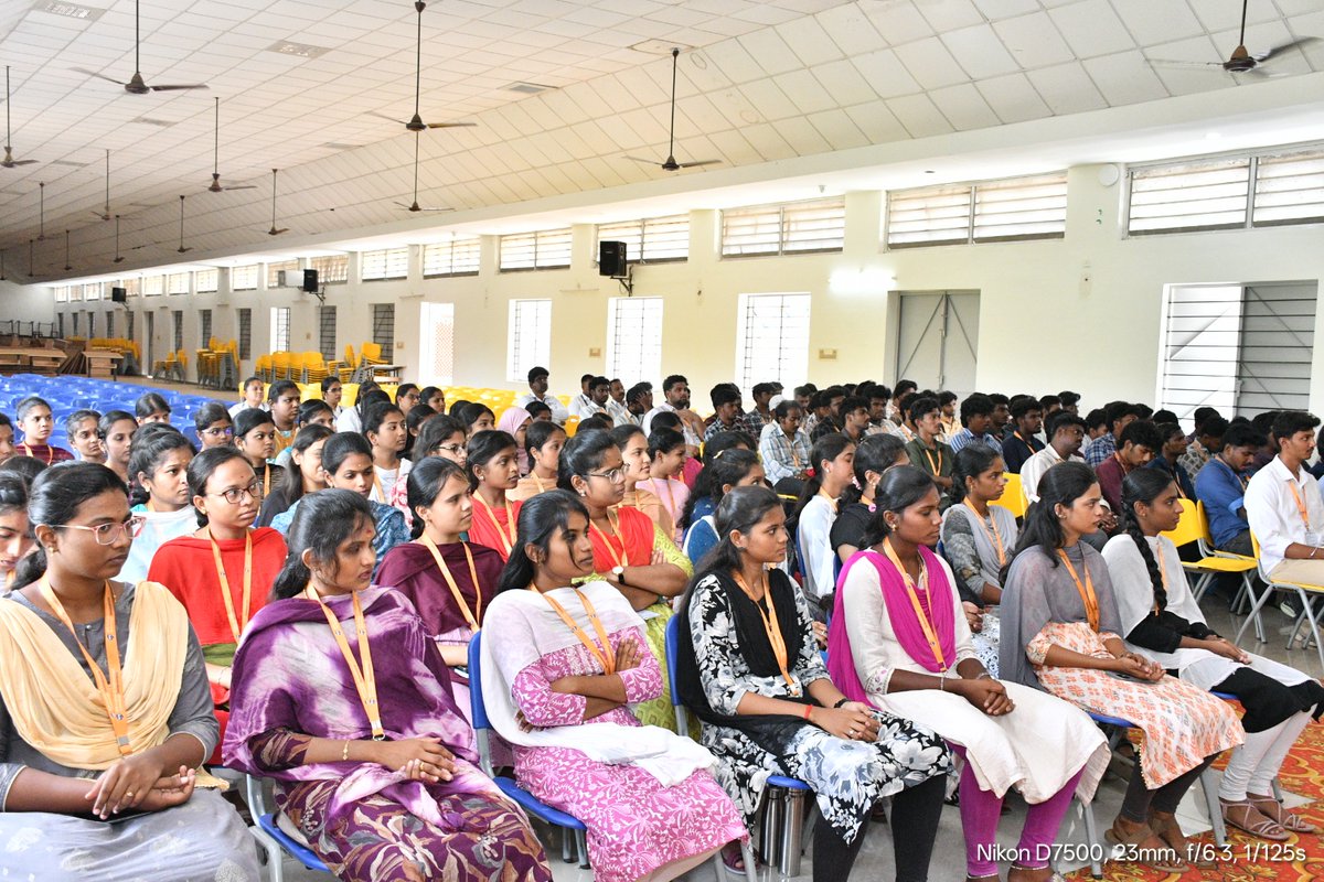 nprinstitutions's tweet photo. The Departments of CSE, IT, AI&DS, and AI&ML successfully hosted "HR Connect: Skill Up, Step Ahead" with Ms. Hemalatha C (HR Manager, XTRM India Pvt. Ltd.) at NPR College of Engineering and Technology! π»π #NPRNatham #NPRCET #NPRCollege #HRConnect #CSE #TNPL2026 https://t.co/p7XQZnmDWz