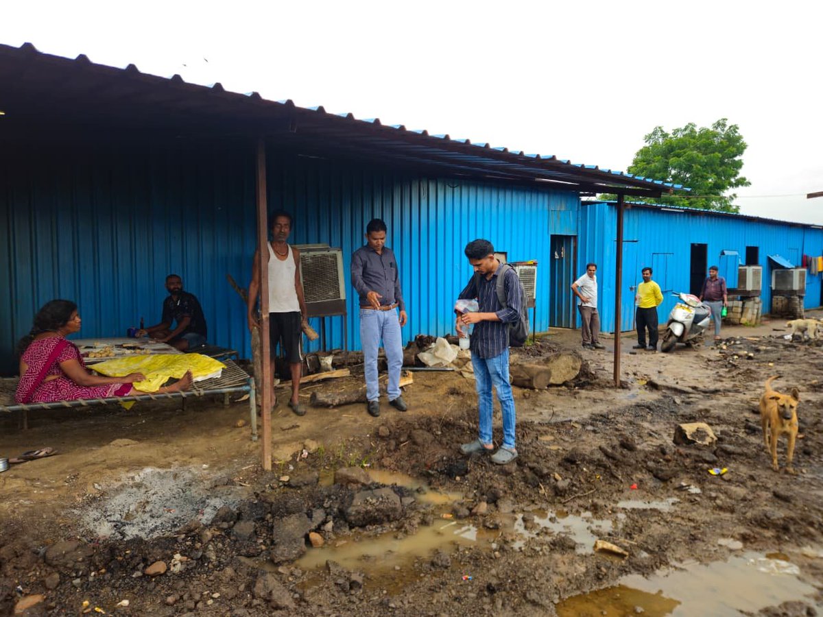 thonetrang77417's tweet photo. 🏥🇮🇳
#NETRANGBLOCK
#HEALTHTEAM
#PHCTHAVA
#ANTILARVALACTIVITIES
#HOUSETOHOUSEVISIT
#CONSTRUCTION #VISIT
"આજરોજ નેત્રંગનગર ના વિસ્તાર મા રોડ સાઈટ મા ચાલતી કામગીરી ના કન્ટ્રકશન એરિયા મા થવા પ્રાઆકેન્દ્ર ની આરોગ્યટીમ અને તાલુકા હેલ્થ સુરવાઈઝર દ્વારા મુલાકાત લઇ પોરાનાશક કામ.... https://t.co/XQsCPPlIMn