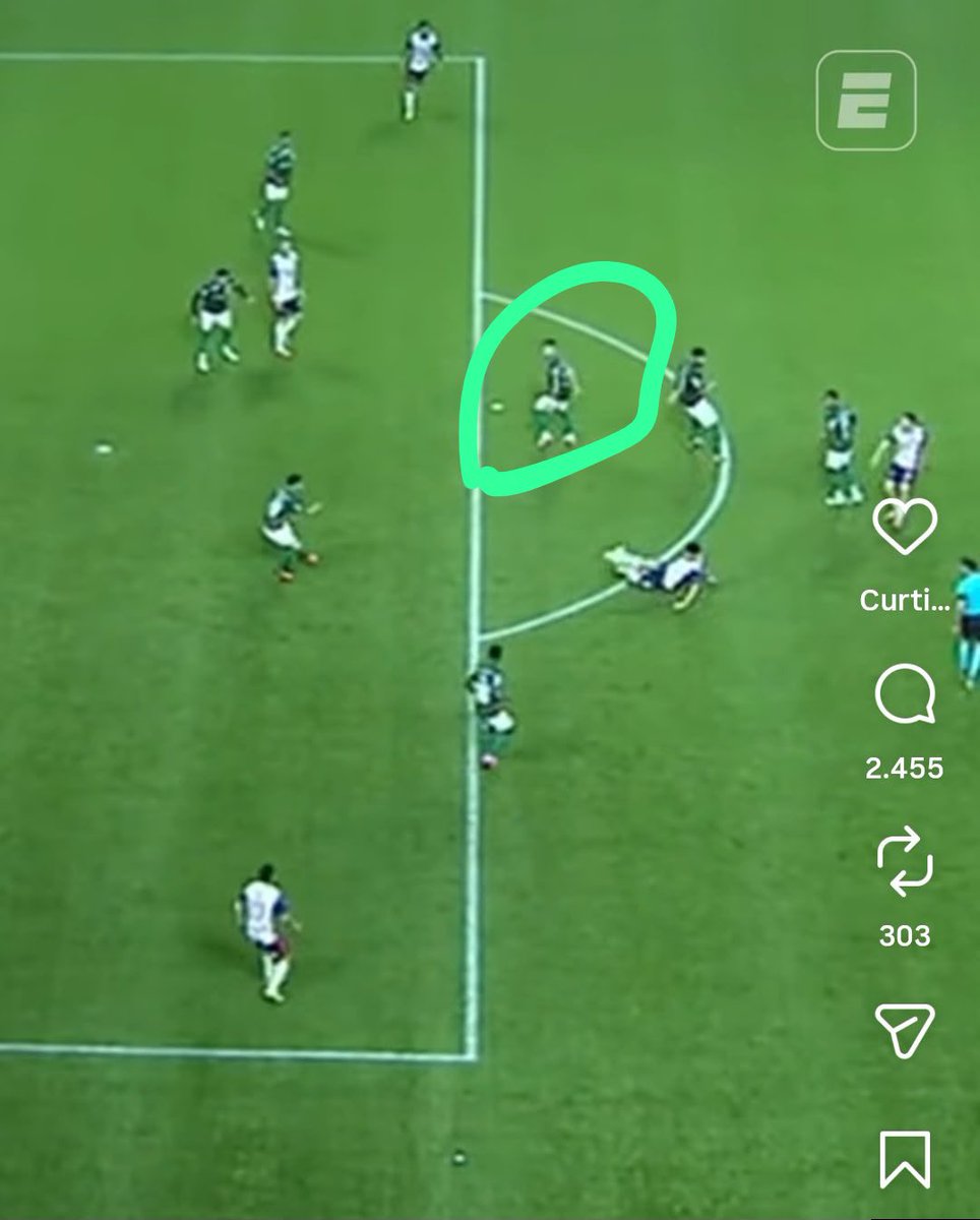mathmaarques_'s tweet photo. @ERodrigoCantari olha onde a bola já tá quando esse cara faz o gol, vê o lance desde o começo da saída do chute seu cabaço do caraio, vai chorar na cama que é lugar quente https://t.co/Q6Of81kRss