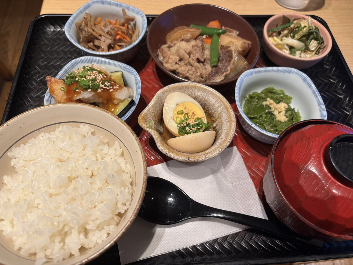 nemutaimyon's tweet photo. 社畜にお盆休みなど無い

#社畜飯
#大戸屋
#救われたい
#社畜の昼休み https://t.co/hJgtF05bVe