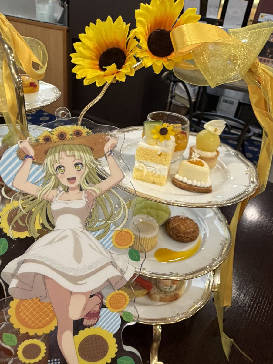 kkr_M's tweet photo. ひまわりっぽいアクスタと💛 https://t.co/QdSFAPf0aL