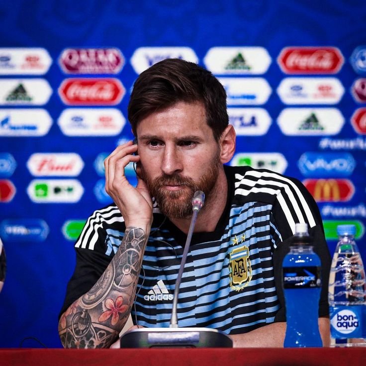SecomzyEmy8e's tweet photo. 🇦🇷💣 Lionel Messi admits Cristiano Ronaldo had one thing he could never replicate. 👀

🗣️ Lionel Messi:

Cristiano and I were very different players.

We both wanted to win, but his mentality was something I always admired.

He could have a bad game, miss chances and still believe the next opportunity would be his.

That confidence was incredible.

I worked hard throughout my career, but Cristiano had a different level of obsession with proving himself.

He wanted to score when nobody expected him to.

He wanted to respond whenever people doubted him.

That mentality pushed him for years.

I don't think I could have approached football exactly the way he did.

Maybe that's one of the reasons we pushed each other for so long.

We were different, but we made each other better.

🎭 FICTIONAL post.