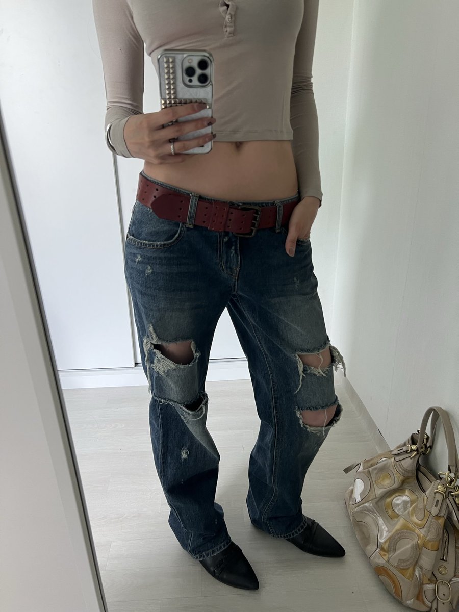 lettherebellove's tweet photo. [Lowrise damage baggy denim] OPEN!
첫 웹사이트 오픈 입니다💋!!!

🪧8/13 20:00-8/16 22:00
👖선착순 Event 구매자[결제순] 5분께 선물 드려요
💄RT Event 알티 해주신 분 1분께 데님을 드려요

이번에도 많은 관심 부탁드려요💋💋💋
https://t.co/yVIYqsSqWr https://t.co/Glh4q81i2d