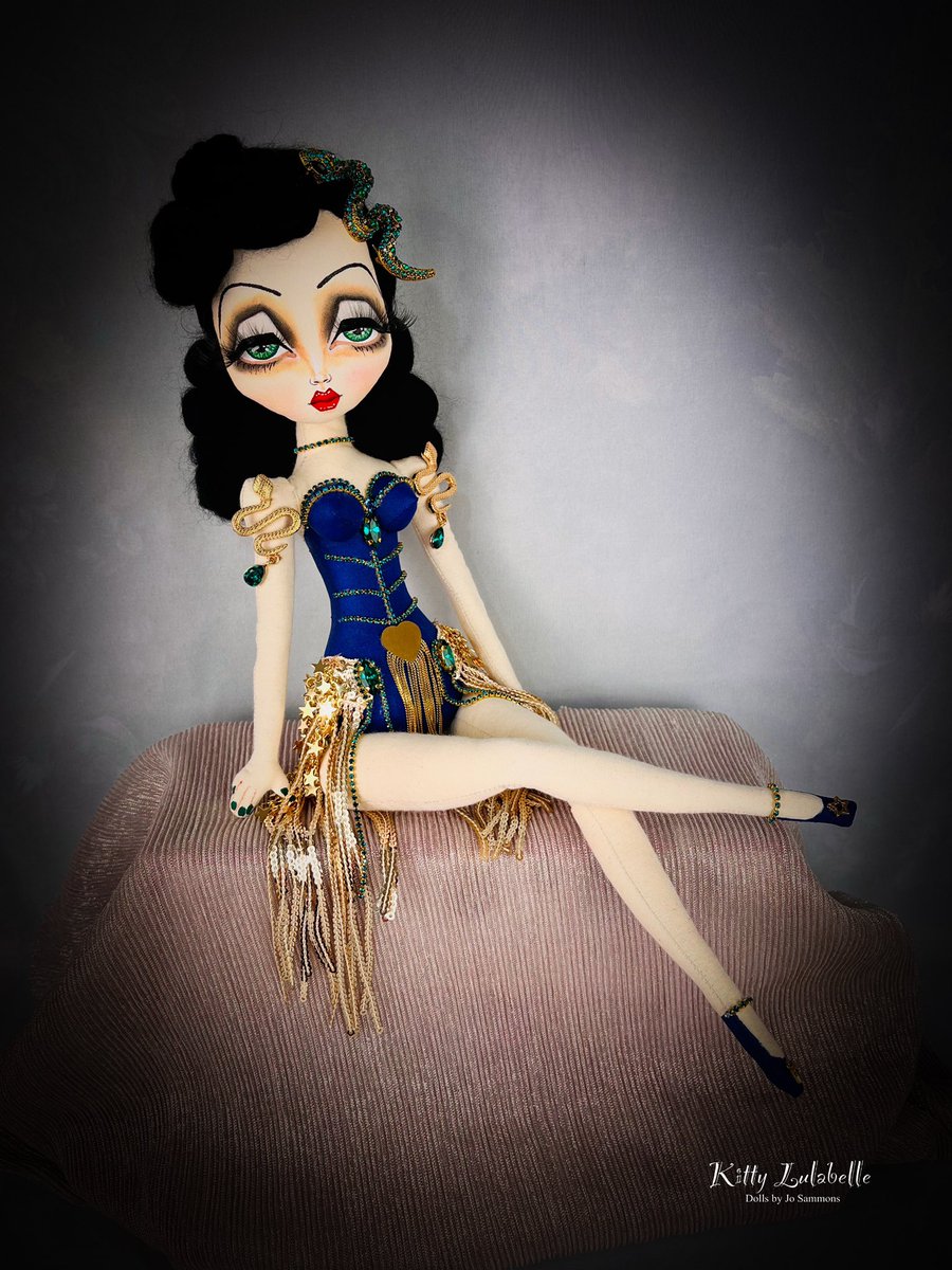 DamnatoDolls's tweet photo. Handmade art dolls available in my Etsy shop https://t.co/K94hawzVZk #ooakdoll #handmadedoll #vintageaddict #MHHSBD #retrochic https://t.co/pajOr4RCb3