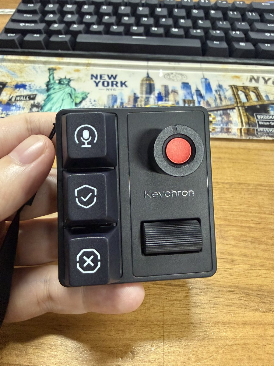 KeychronMK's tweet photo. anyone looking for a small vibe coding keyboard? we have something coming. https://t.co/HmsvKTt8Qc