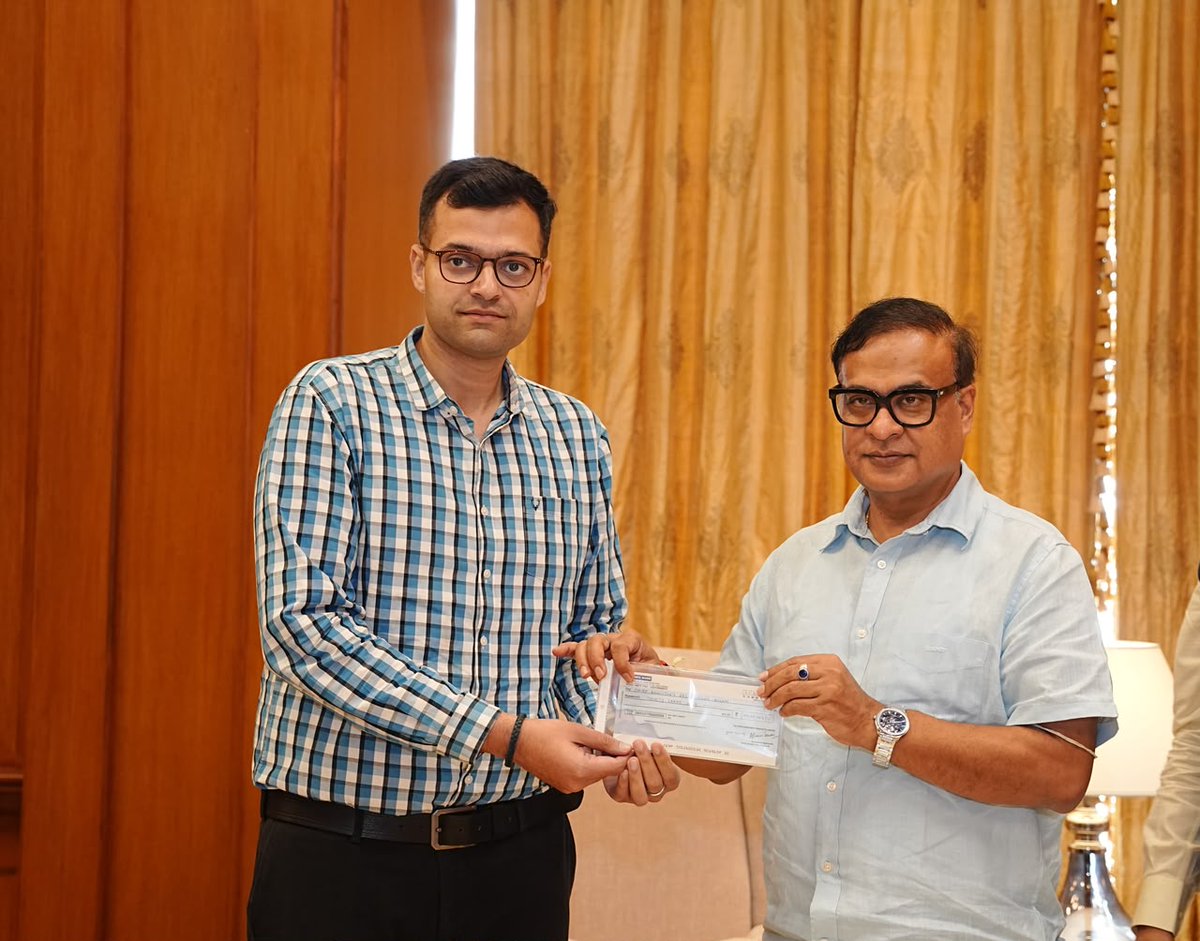 CMOfficeAssam's tweet photo. A delegation of the Federation of All India Tea Traders Association (FAITTA), led by Chairman Shri Paras Desai, Executive Director, Wagh Bakri Tea Group, called upon HCM Dr. @himantabiswa.

The delegation contributed ₹81.36 lakh to the Chief Minister’s Relief Fund (CMRF) in support of flood-affected people in Assam and also apprised HCM of key issues concerning the tea trade and industry. HCM appreciated the generous contribution and the spirit of solidarity with the people of Assam.