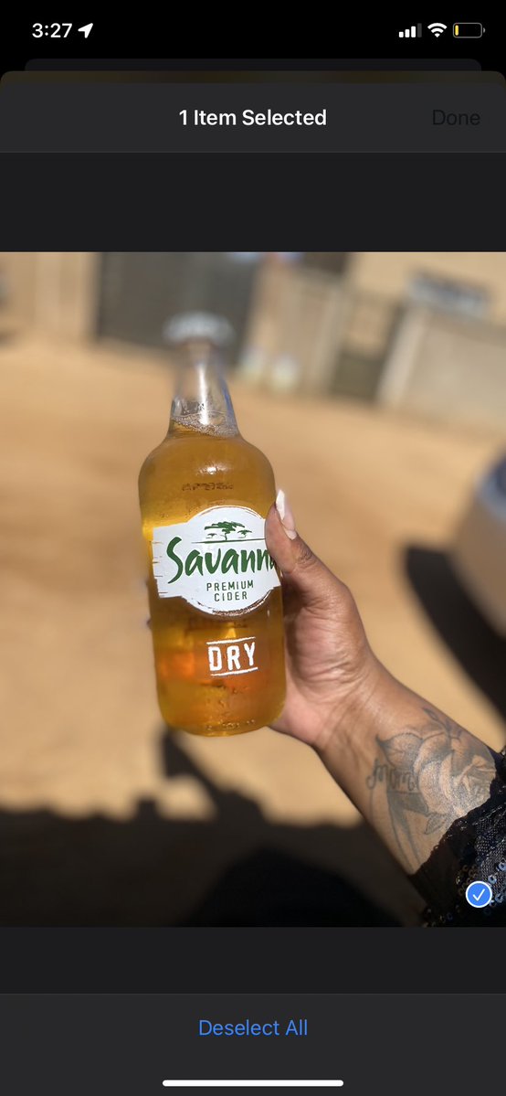 Reabetswe_TL's tweet photo. @Yfm @SavannaCider My savannah yellow card is when we go out and someone says they not drinking ..and after we have ordered drinks and payed ..now they drinking 😩🟨🟨
@SavannaCider @Yfm 
#SavannaYellowCard https://t.co/tW6vrrrypO