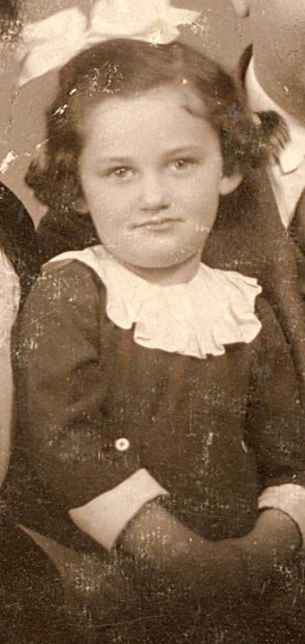 AuschwitzMuseum's tweet photo. 13 August 1934 | A Hungarian Jewish girl, Mariza Gutfreund, was born.

In June 1944 she was deported to #Auschwitz and murdered in a gas chamber.
---

▶ The ruins of gas chamber and crematorium III: https://t.co/PA4s3aXN1V https://t.co/ZLL7w6XE8p