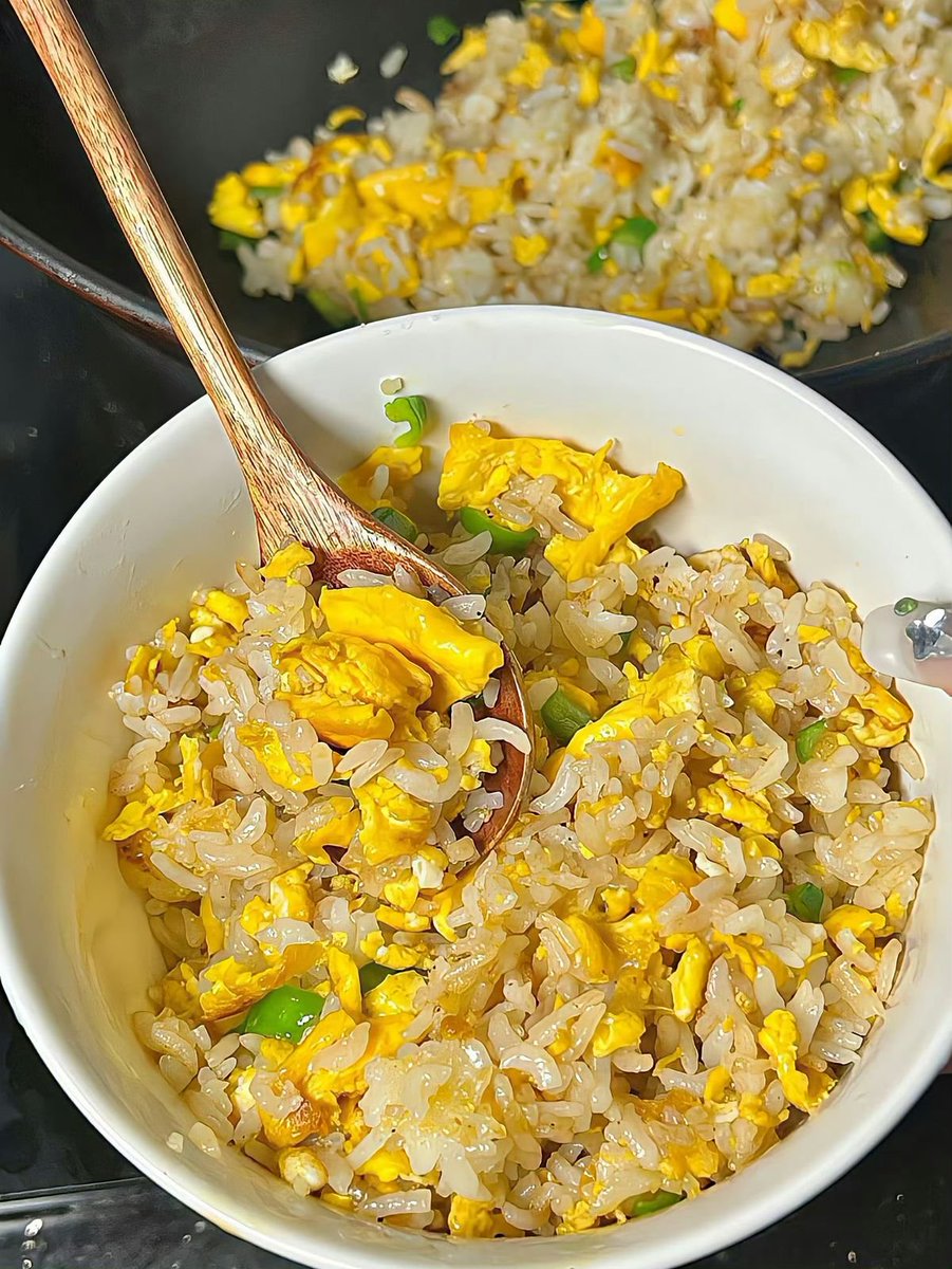 mind_and_beauty's tweet photo. A poor diet is the #1 reason people can't lose weight.

After coaching 500+ clients, the ones who lose fastest do one thing: eat 3-4 simple high-protein meals on repeat.

Here are 13:

1. Egg and Rice (Simple) https://t.co/kNuo57iLyt