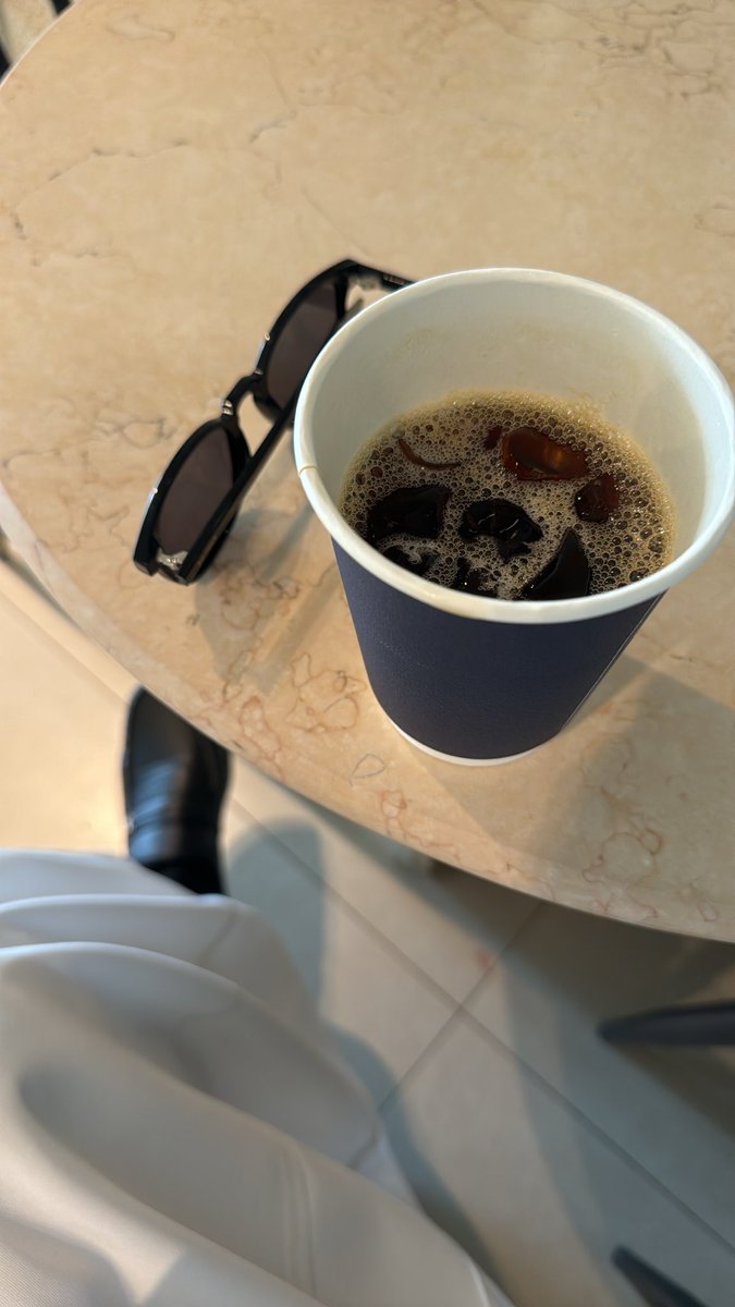 _r4kk's tweet photo. يوووم الخميس ،، مابغينا https://t.co/uusKoLHANN