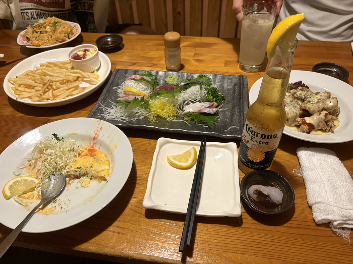 sync348's tweet photo. 地元で飲むのいつぶりだろ〜🍻 https://t.co/fVHNfTgpcX