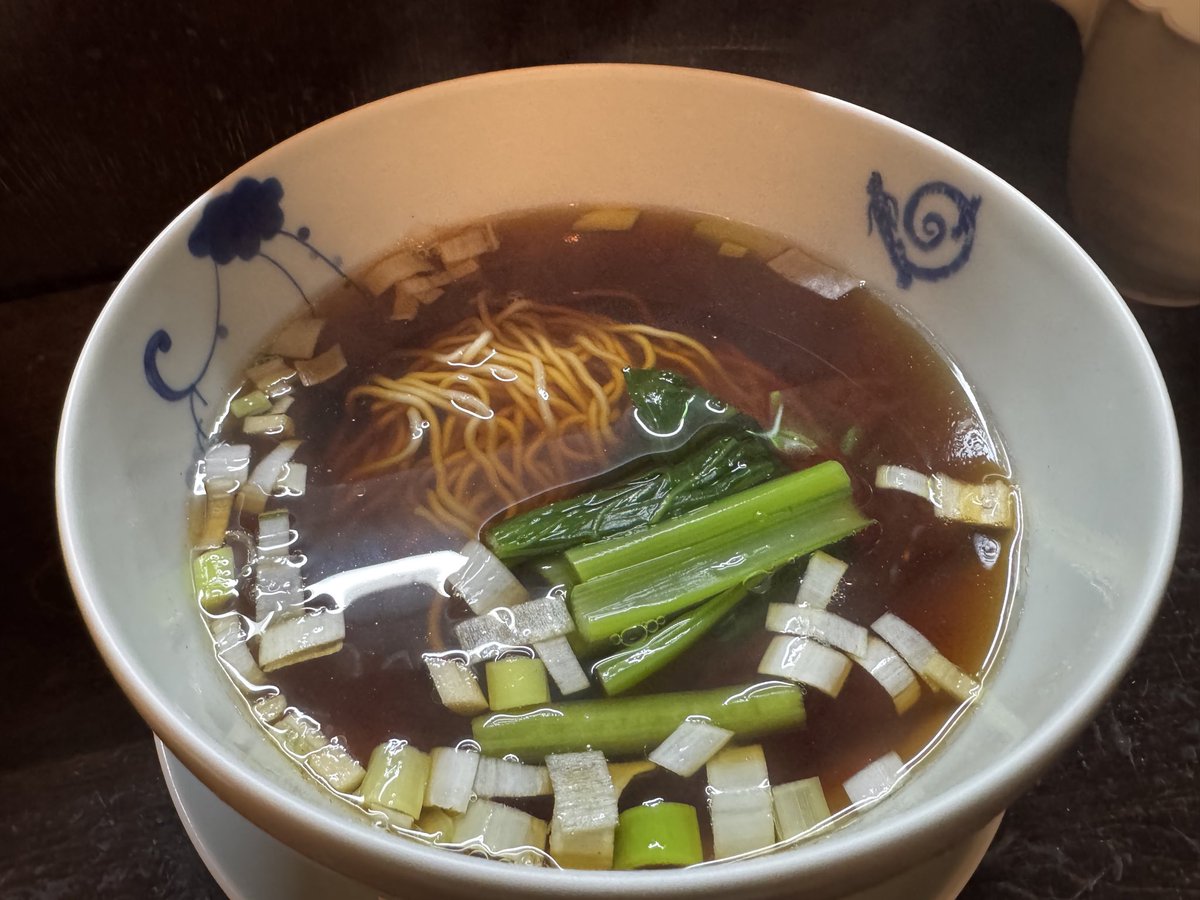 mac_derrida's tweet photo. 赤坂「うず担」にて。本日も美味しいお酒、つまみ、麺をありがとうございます。
#うず担 #担々麺 #赤坂 https://t.co/Cc8NvxOxNC