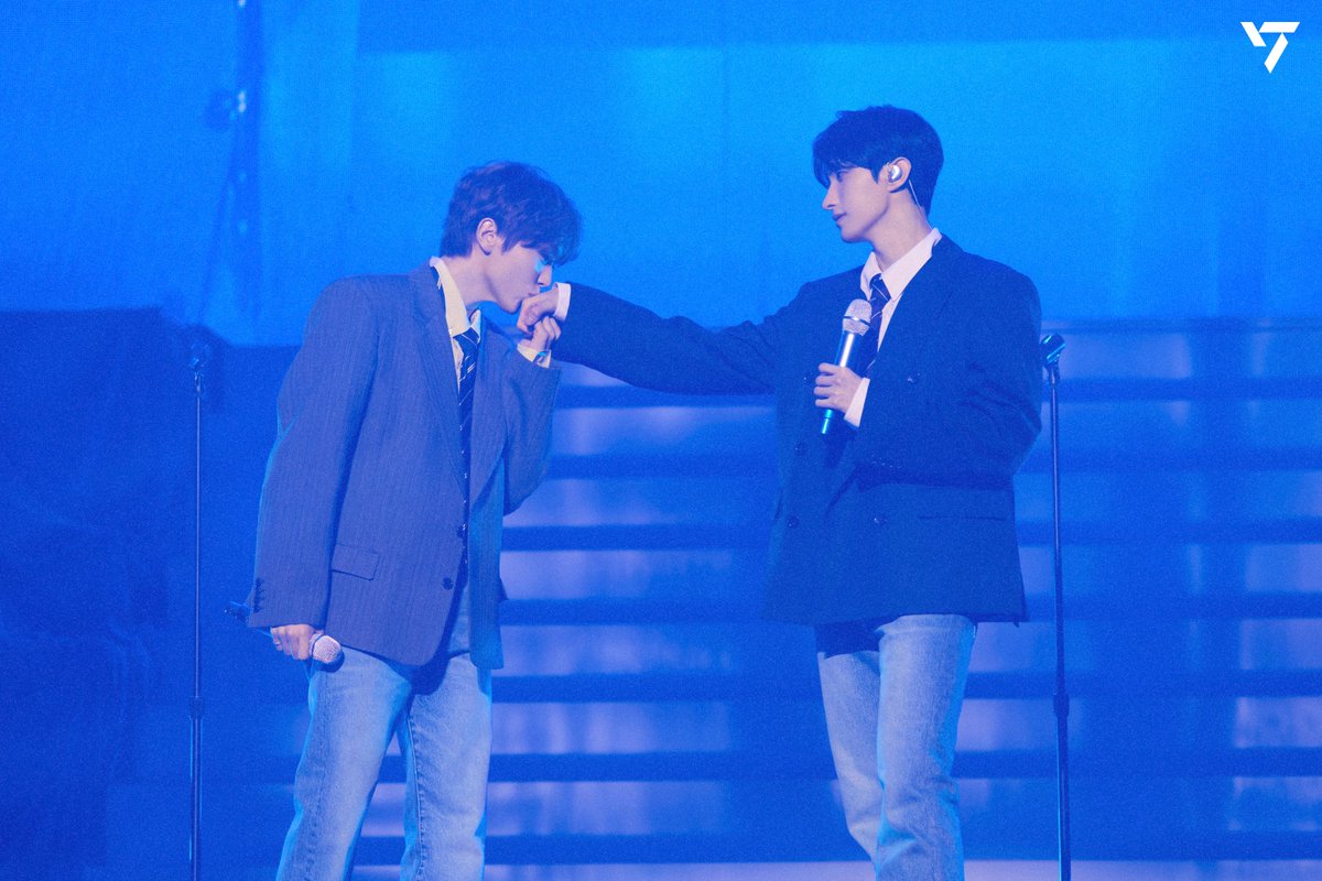 updatingsvt's tweet photo. [THREAD] 260813 DxS [SERENADE] ON STAGE Photo Sketch #2

#DK #도겸
#SEUNGKWAN #승관 https://t.co/zlFOSzSMWb