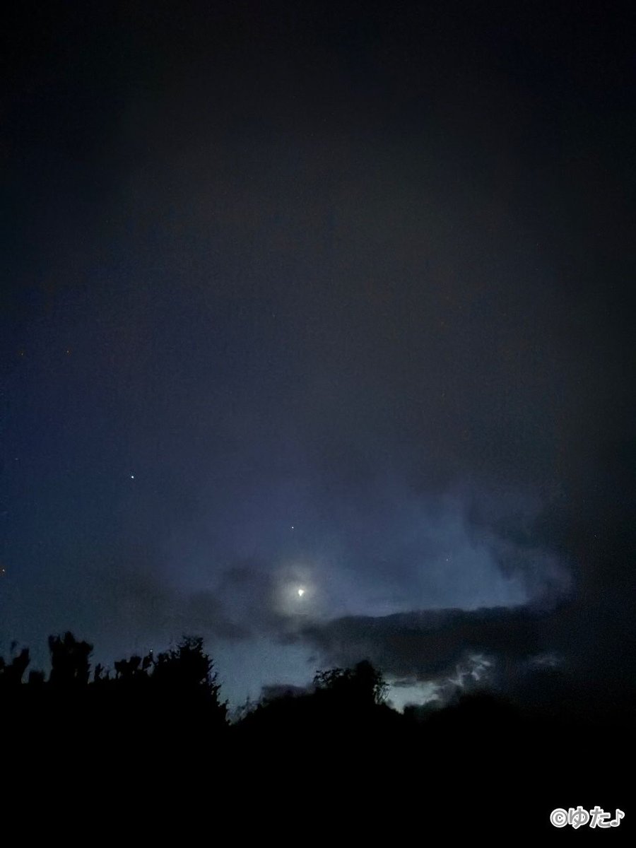 yuta1311's tweet photo. 今日は新月でペルセウス流星群の極大日。当初曇りだったが星が見え始め、今夜は土星と流星群、日の出前の水星を観測する予定だ。

Mastodonに完全版
https://t.co/OPSryOBUZy https://t.co/S7mw4zjxio